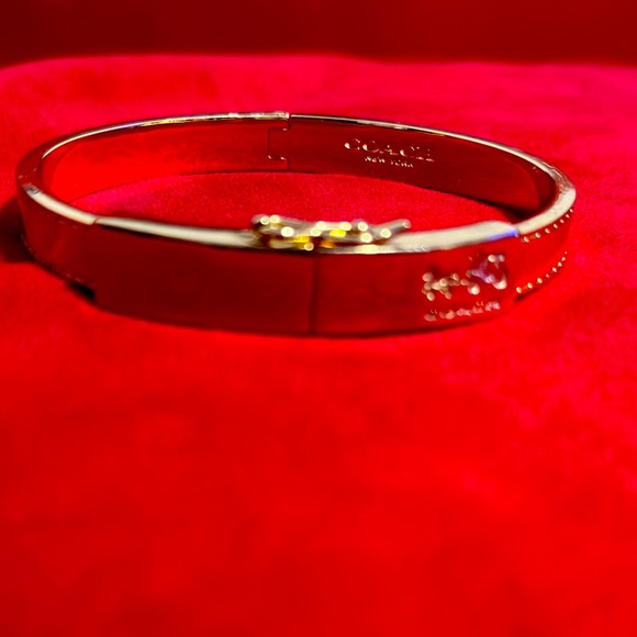 Gold-plated coach clasp bracelet - Picture 1 of 3